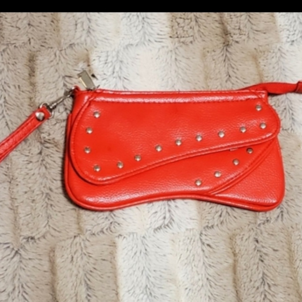 RED/ORANGE LEATHER SADDLE SHAPED WRISTLET